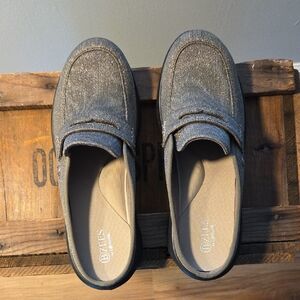 Bzees Gray /Gold Mules